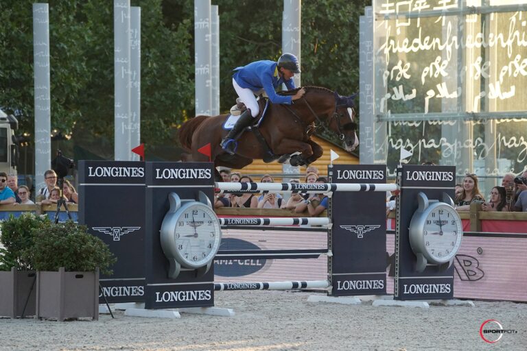 Photos by ©Sportfot